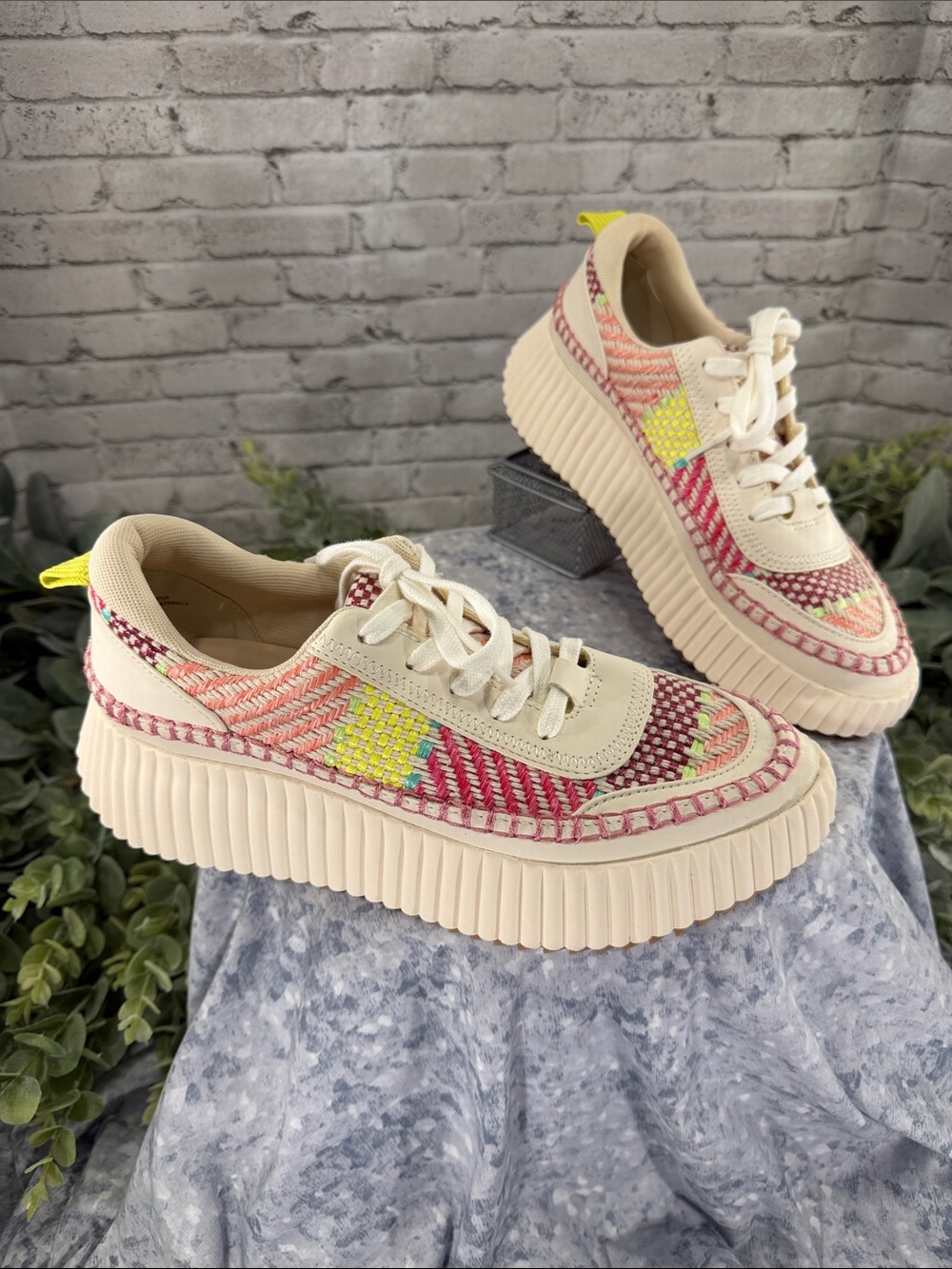 DOLCE VITA “Denae” Beige & Multicolor Basket Weave Platform Sneaker WMS 7.5M NEW